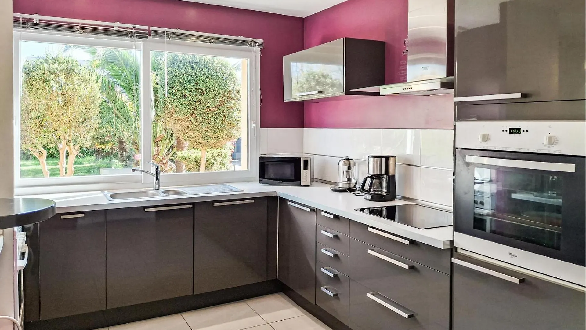 3 Bedroom Lovely Home In Saint-Pabu 0*,
